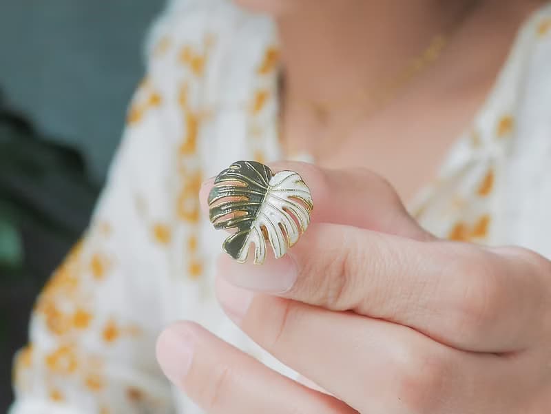 Monstera 龜背芋 * 植物系別針