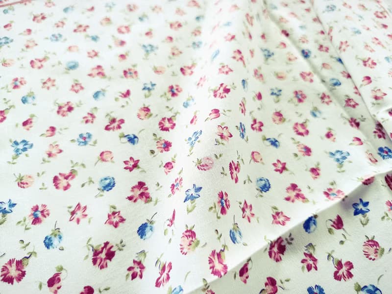 Ralph Lauren Vintage Handkerchief Floral 19.5 x 19.5 inches.