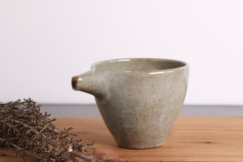 墨青梅灰茶盅