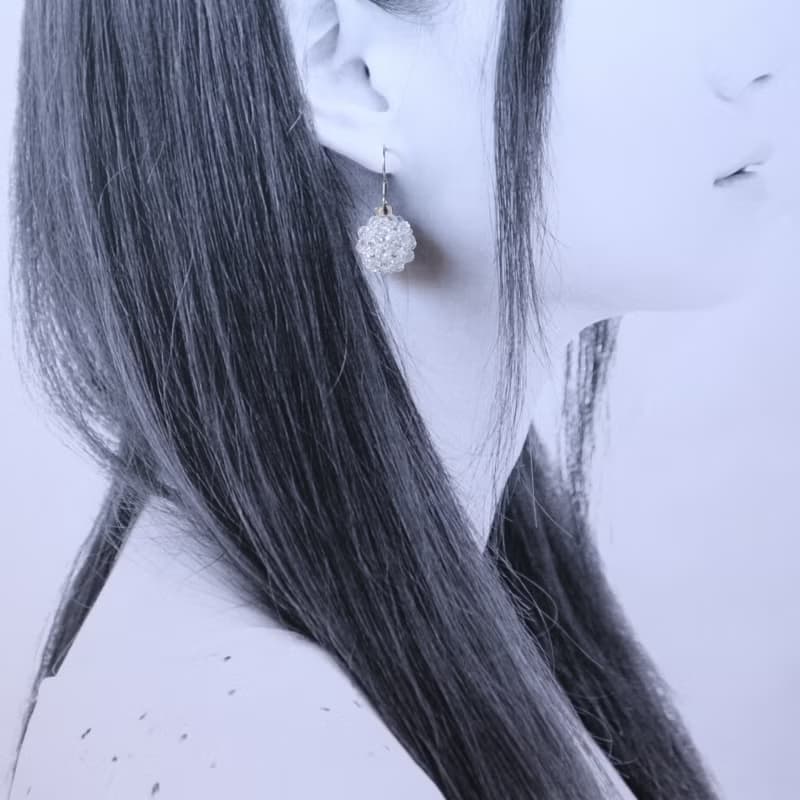 Beaded Ball Earrings/ビーズボールのイヤリング・ピアス　クリア