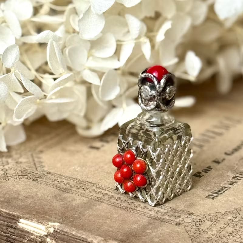 50750-絕美法國古董純銀鑲嵌紅珊瑚香水瓶