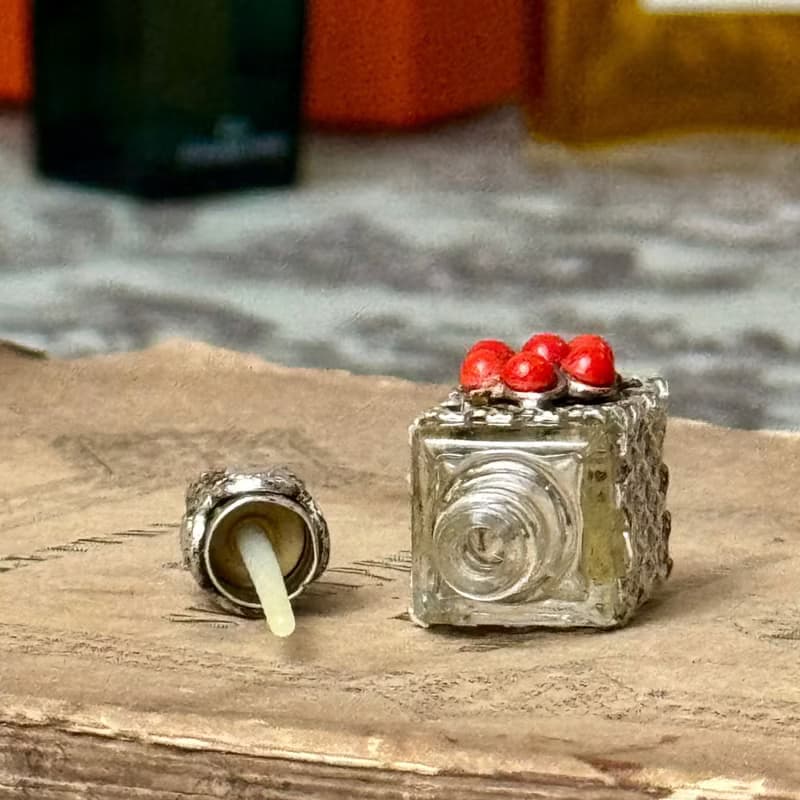 50750-絕美法國古董純銀鑲嵌紅珊瑚香水瓶