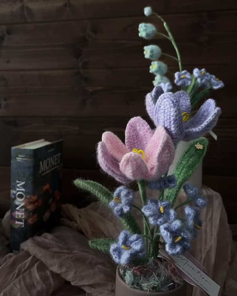 Mustflor-馬海毛鬱金香與勿忘我盆花-手工針織花