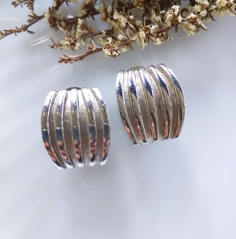Vintage Jewelry 西洋古董飾品 Napier 銀色調 簡約寬版 夾式耳環