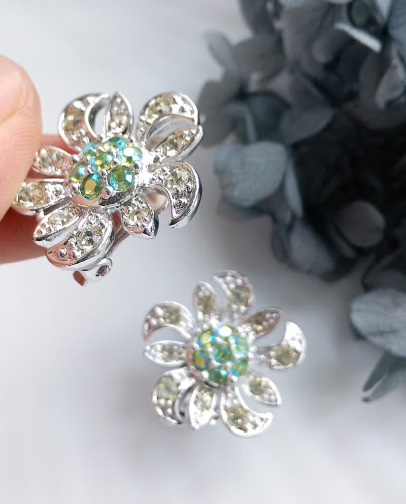 Vintage Jewelry  SARAH COV Mountain Flower 夾式耳環