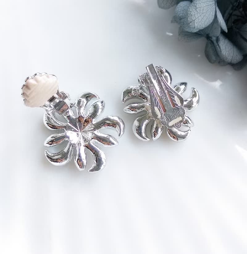 Vintage Jewelry  SARAH COV Mountain Flower 夾式耳環