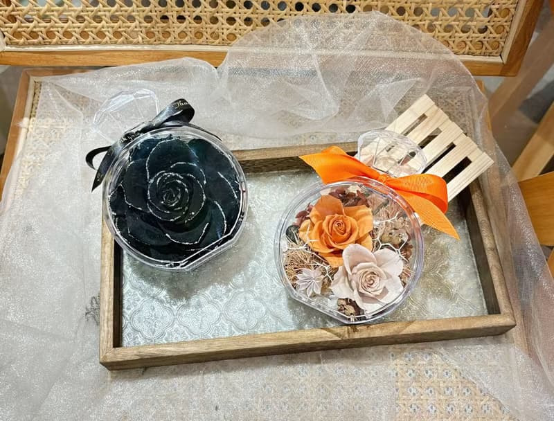 快速出貨【香水瓶花藝_黑曜香影】母親節/畢業季/香水瓶/壓克力