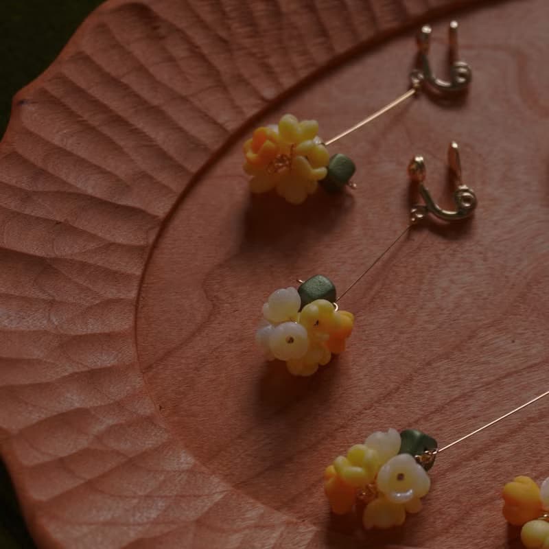 TeaTime  深秋夢游微閃奶黃色花團 限定  兩種長度  耳環 耳夾