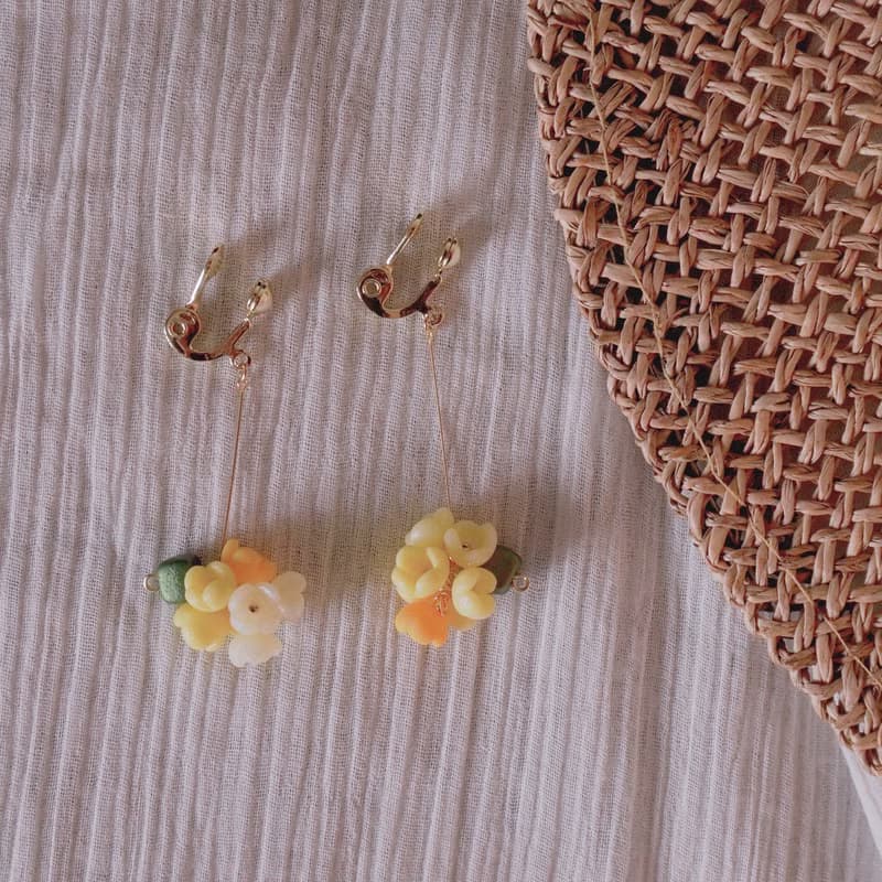 TeaTime  深秋夢游微閃奶黃色花團 限定  兩種長度  耳環 耳夾