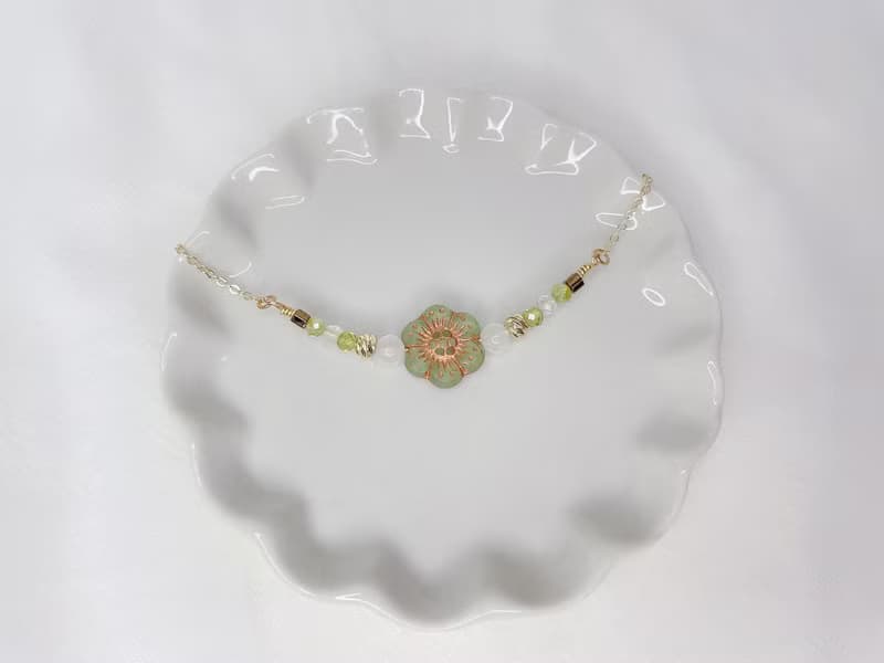 花の森 || 捷克花 月光石 橄欖石 捷克花手鍊 項鍊 頸鏈 鎖骨鏈