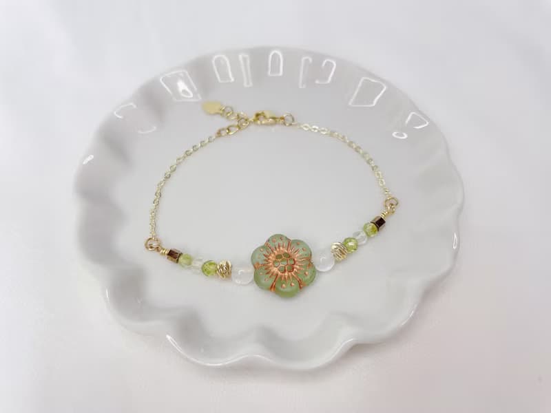 花の森 || 捷克花 月光石 橄欖石 捷克花手鍊 項鍊 頸鏈 鎖骨鏈