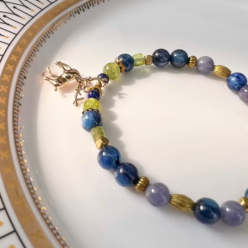 【湖水畔雄鹿挺身守護】橄欖石 坦桑石 藍晶石 水晶手鍊