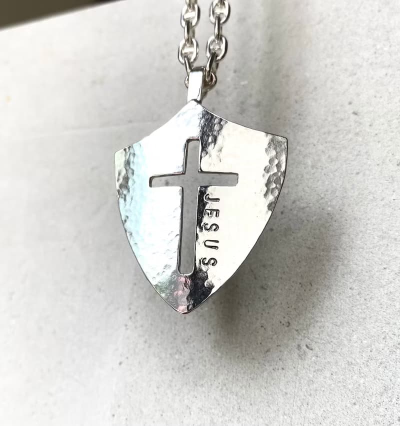 MIH  金工首飾|心上十架-盾牌  純銀項鏈 Cross shield necklace