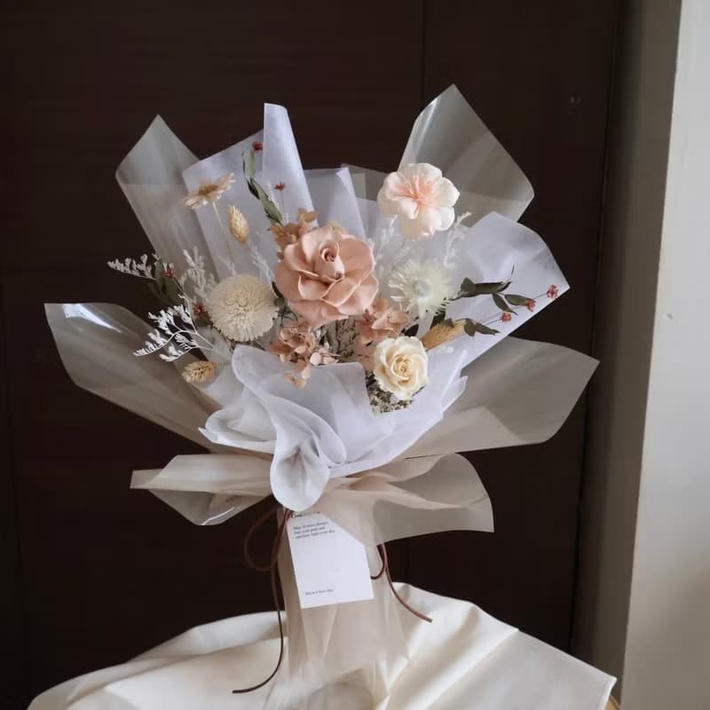 兩款尺寸情人節玫瑰花束 杏仁奶茶色 擴香花束 生日 週年禮物