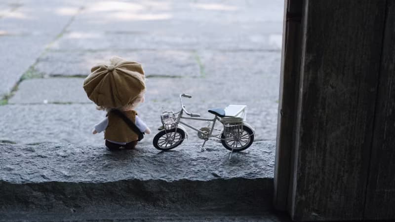 ANDOLL 原創手作布娃娃文藝禮物 小報童