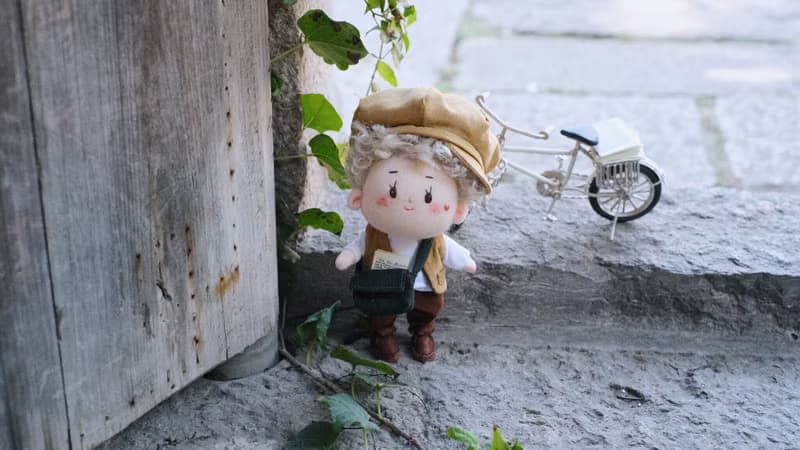 ANDOLL 原創手作布娃娃文藝禮物 小報童