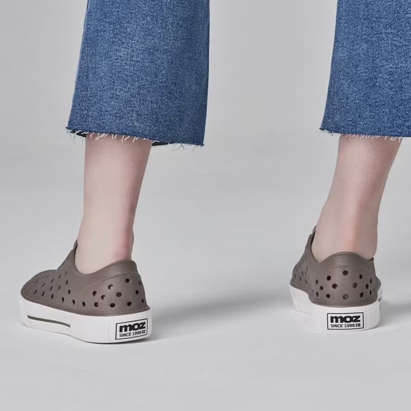 moz瑞典 駝鹿 雙色洞洞餅乾水鞋 (巧克力) 舒適厚底-附鞋扣