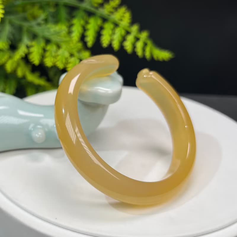 精品 黃色瑪瑙開口手鐲 52MM 冰潤起光手工雕刻萌兔 招財財運繁榮