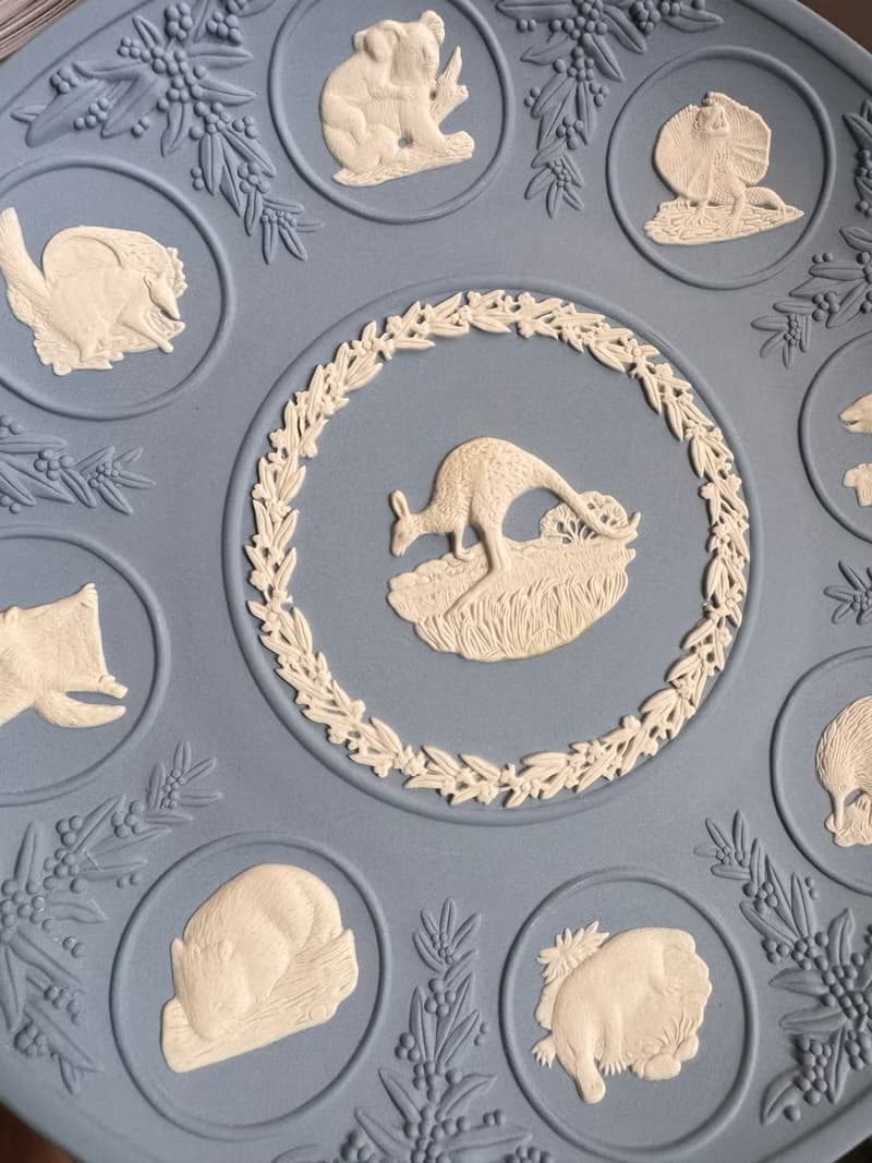 金銀寶貝  英國製經典瓷器 WEDGWOOD 藍白經典澳洲動物陶瓷盤子