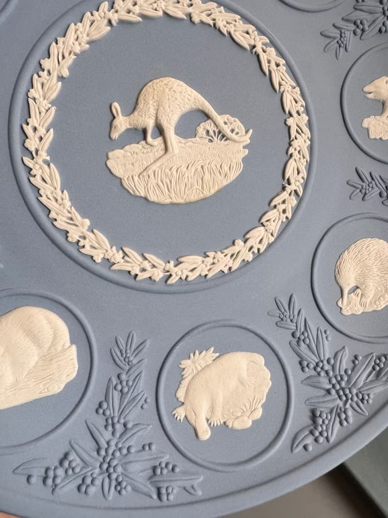 金銀寶貝  英國製經典瓷器 WEDGWOOD 藍白經典澳洲動物陶瓷盤子