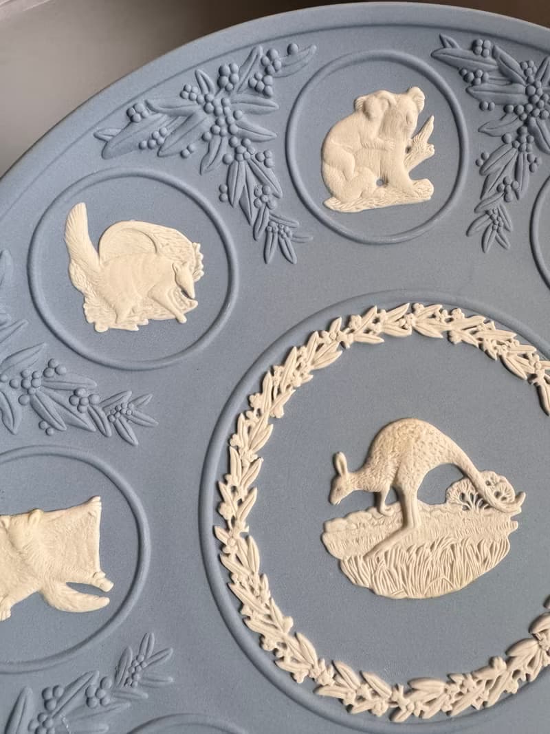 金銀寶貝  英國製經典瓷器 WEDGWOOD 藍白經典澳洲動物陶瓷盤子