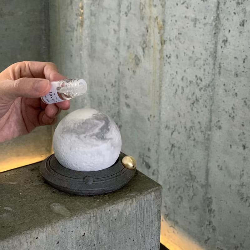 MUDLAB 星際月球水泥擴香座 / 線香座