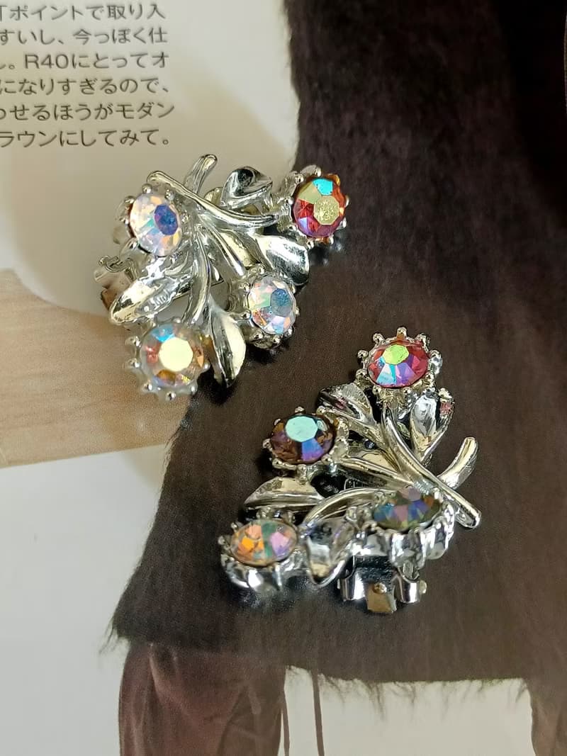 vintage jewelry 儷人銀色極光萊茵花卉 夾式耳環