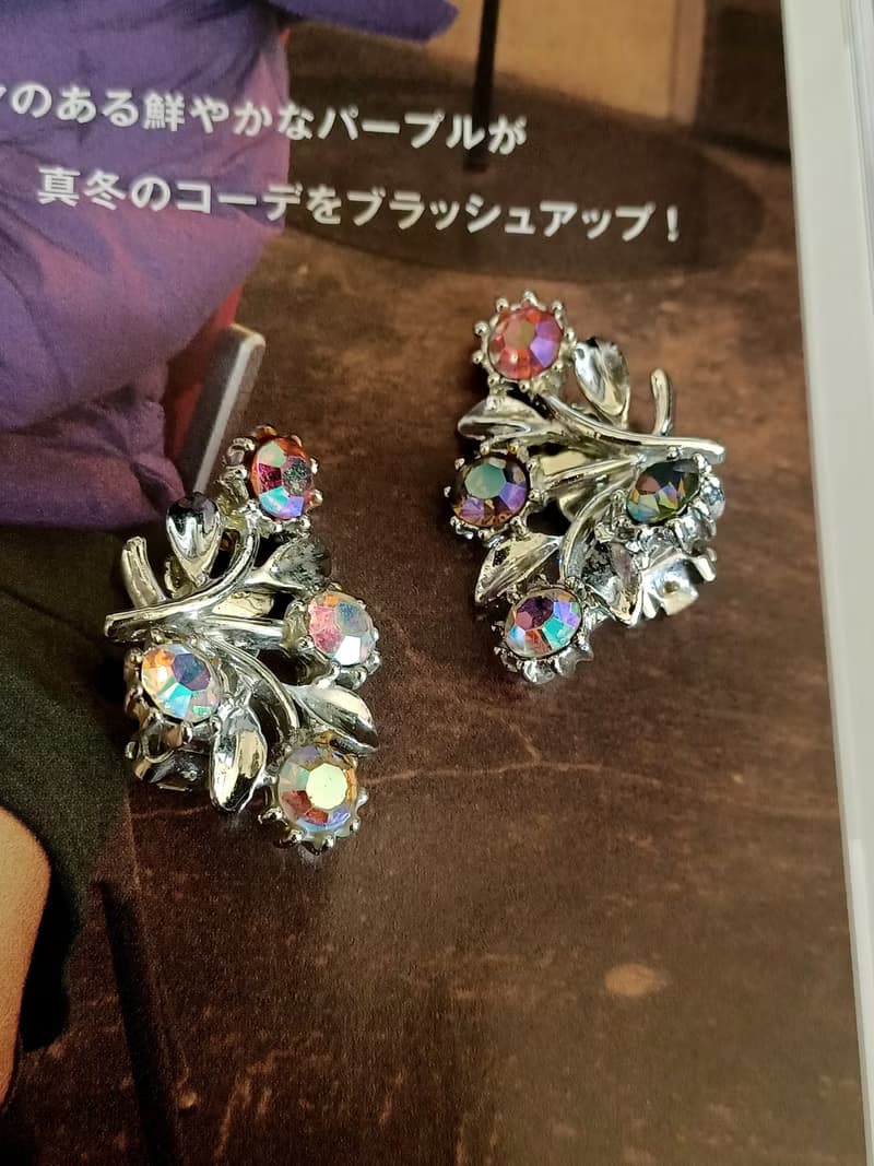 vintage jewelry 儷人銀色極光萊茵花卉 夾式耳環