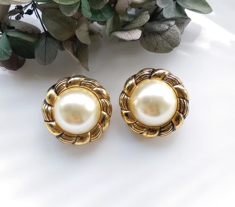 【西洋古董飾品 】金色調  優雅仿珠  雙波紋 夾式耳環
