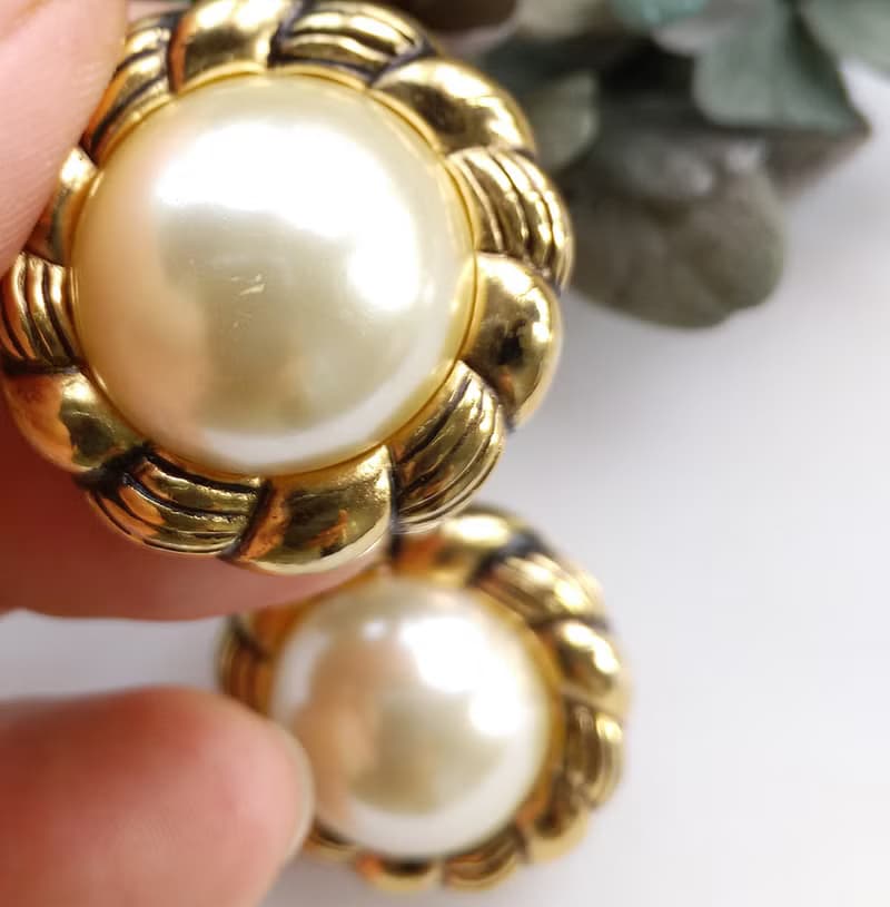 【西洋古董飾品 】金色調  優雅仿珠  雙波紋 夾式耳環