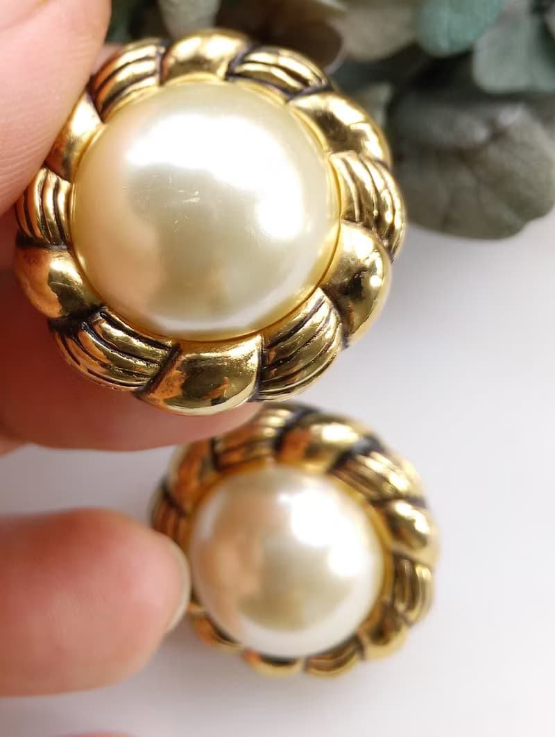 【西洋古董飾品 】金色調  優雅仿珠  雙波紋 夾式耳環