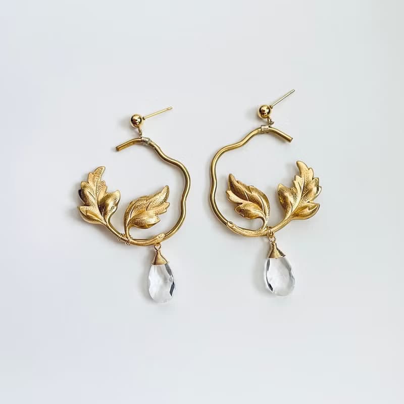 葉っぱとクリスタルガラス ピアス(イヤリング)