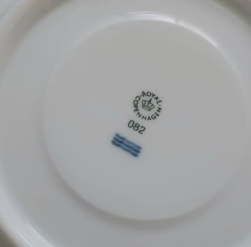 丹麥皇家哥本哈根奶白色骨瓷點心盤 咖啡杯盤 紅茶杯盤