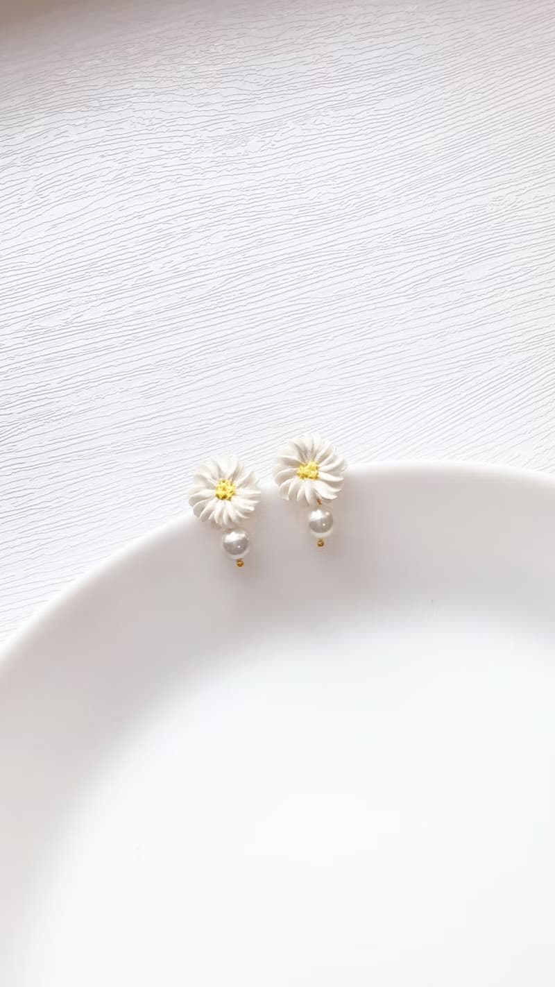 小清新* 手工黏土萬華鏡紫陽花/萍果花/洋甘菊耳環/耳夾