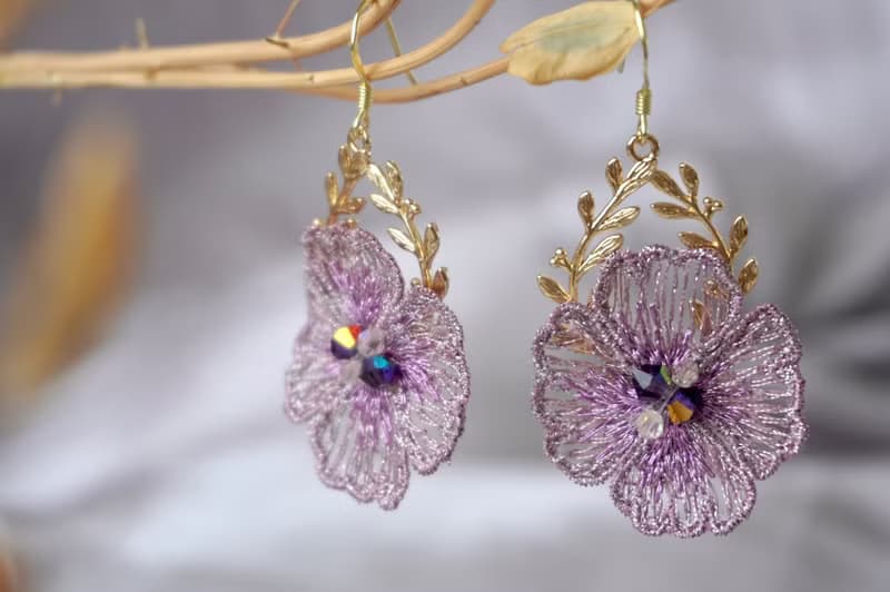 【換季特賣 6折優惠】元森手作 仙氣花瓣 定位刺繡耳環