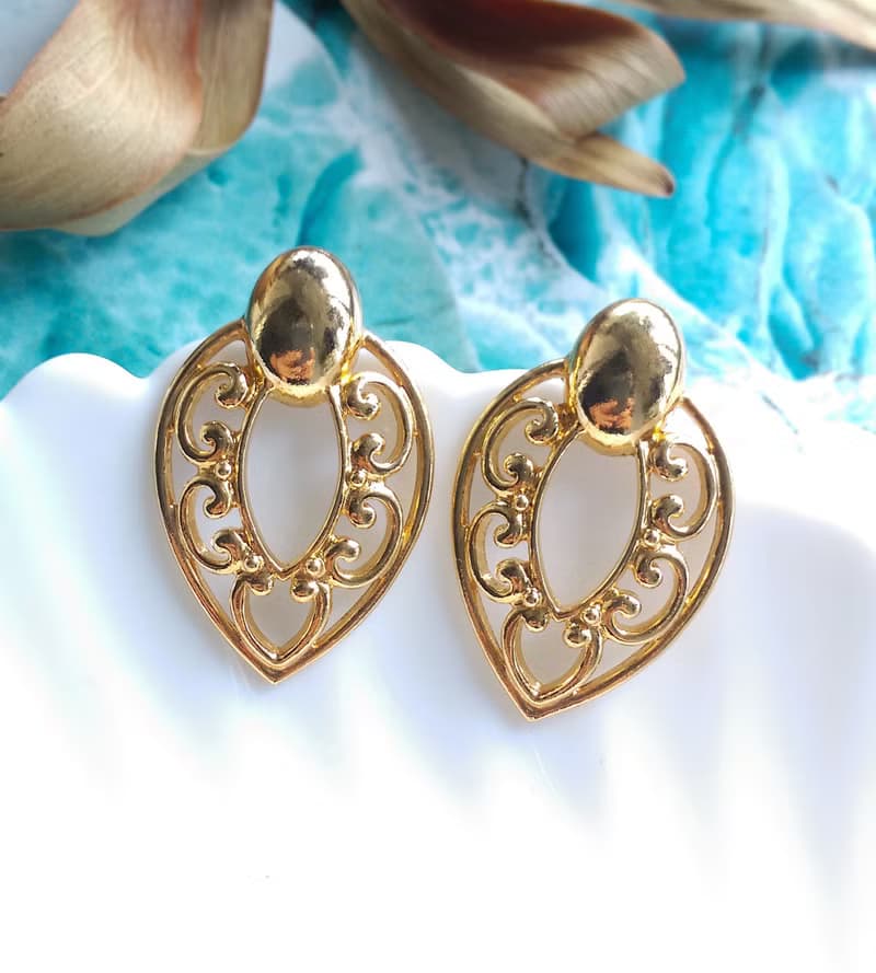 Vintage Jewelry 西洋古董飾品 AVON 金色調 簍空 優美 針式耳環