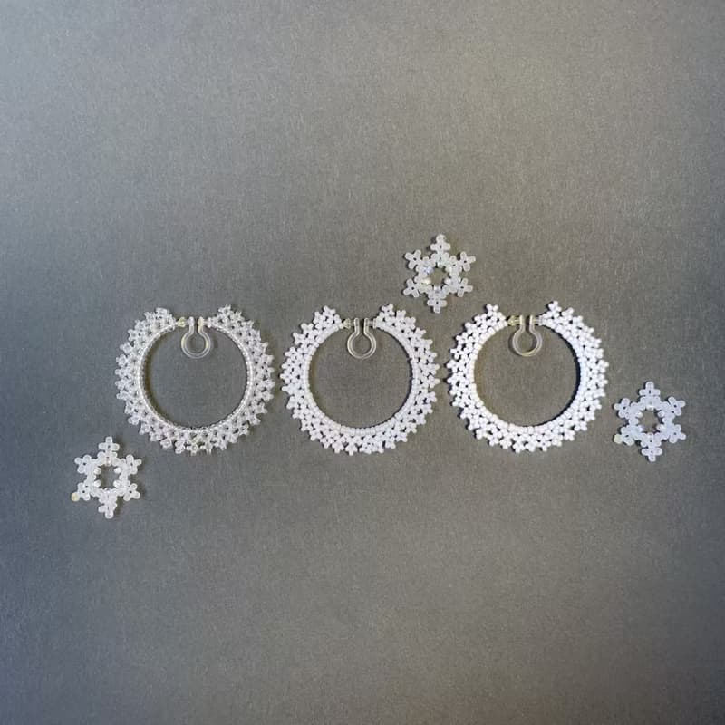 雪の結晶レースのイヤリング(ノンホールピアス)【透明】