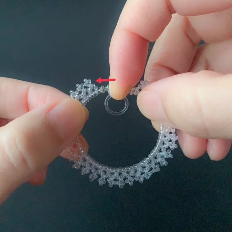 雪の結晶レースのイヤリング(ノンホールピアス)【透明】