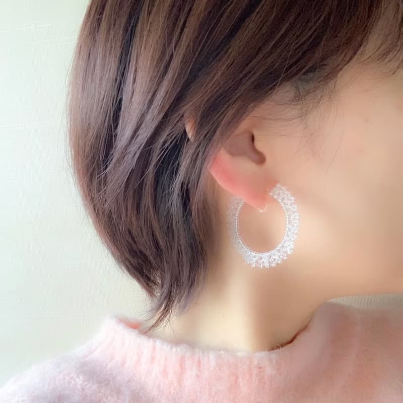 雪の結晶レースのイヤリング(ノンホールピアス)【透明】