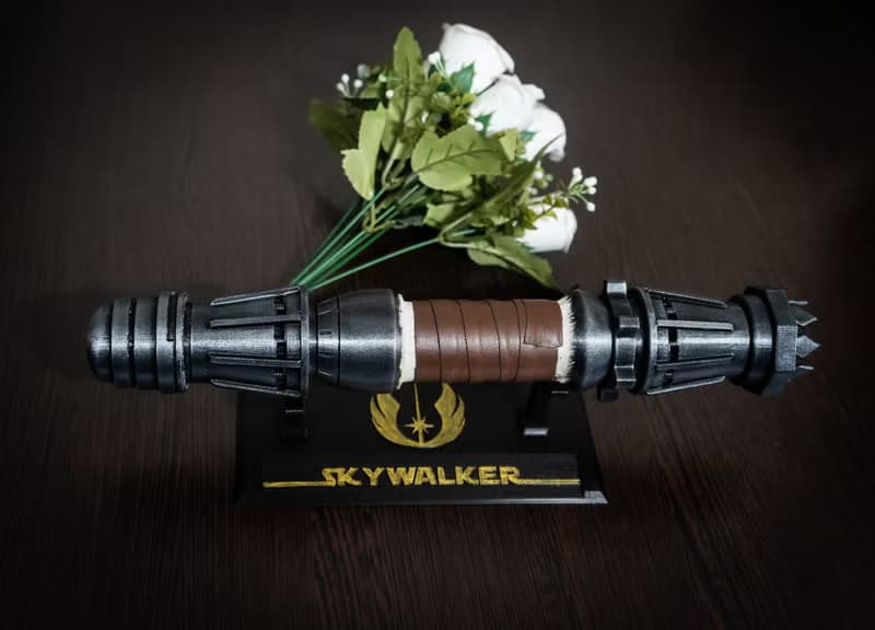 Wedding bouquet holder inspired by Rey's lightsaber hilt