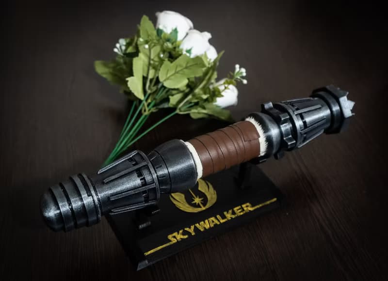 Wedding bouquet holder inspired by Rey's lightsaber hilt