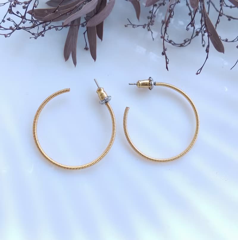Vintage Jewelry 西洋古董飾品  細版金線金刷紋 C圈 針式耳環