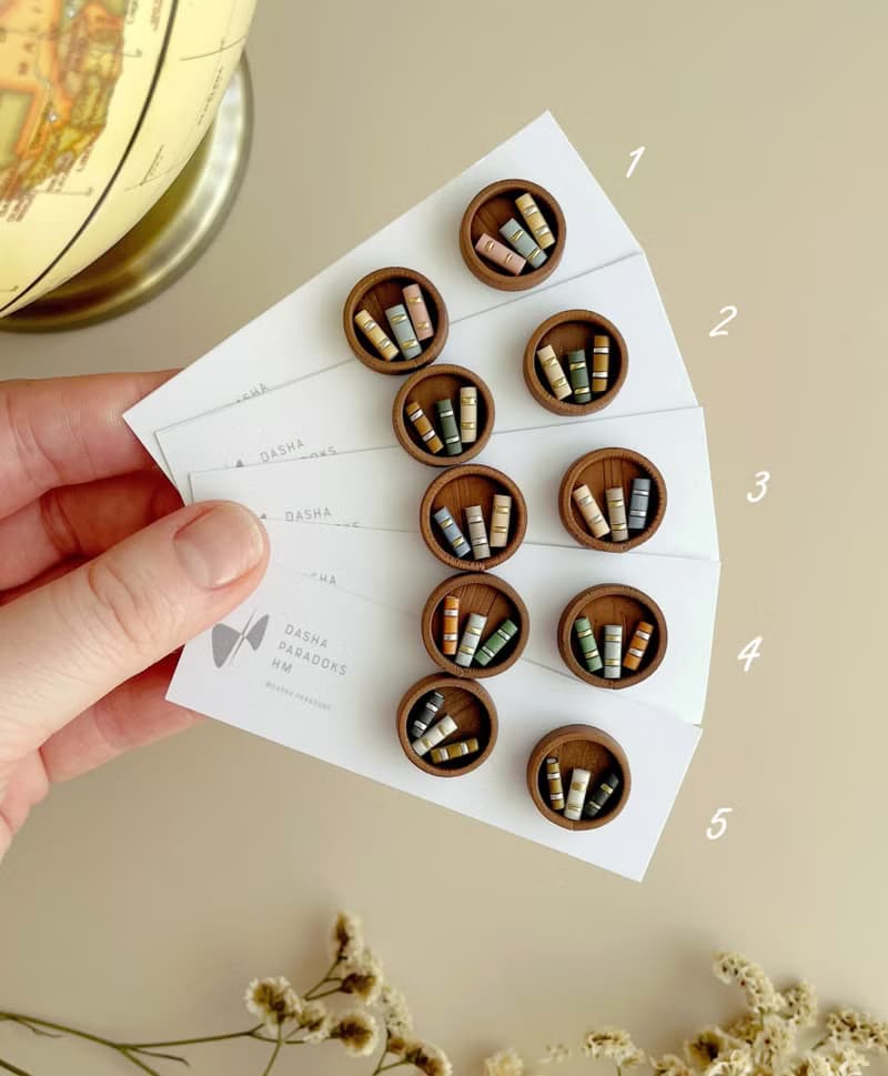 Brown Bookcase Stud Earrings, Circle-shaped stud earrings