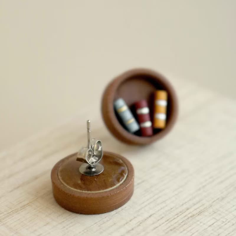 Brown Bookcase Stud Earrings, Circle-shaped stud earrings