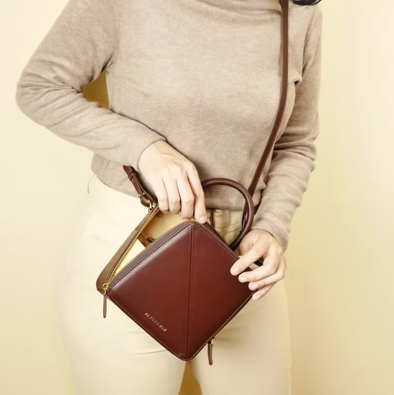 真皮斜背包 Butter Cross-body Bag / Choco Brown 巧克力