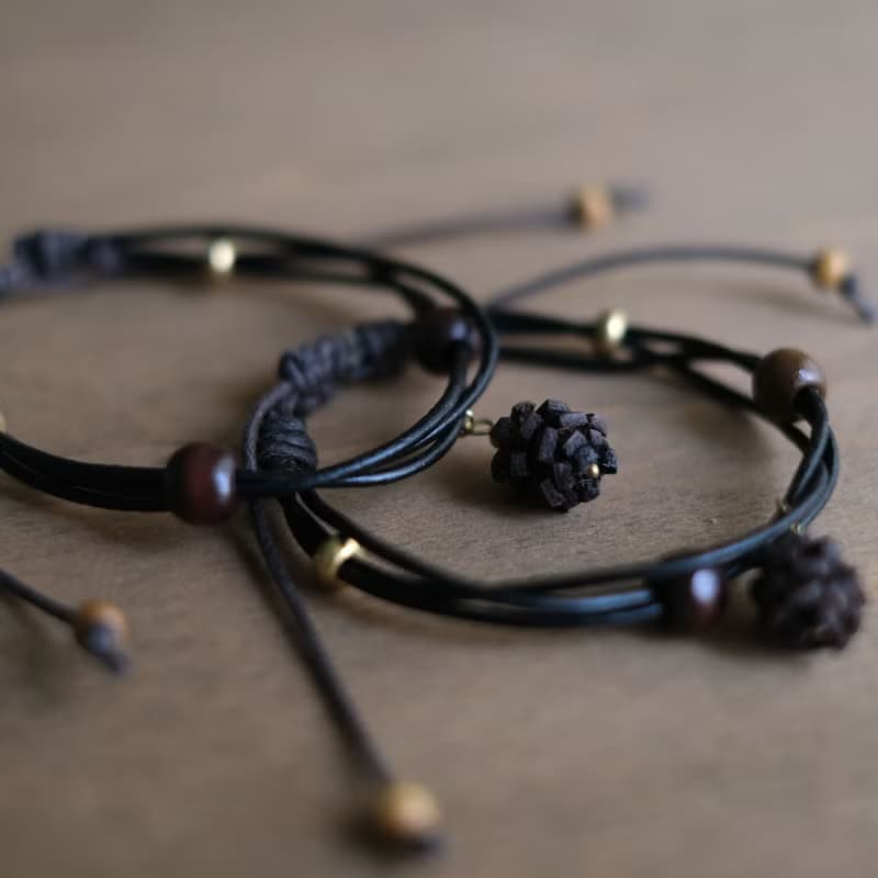 小圓松果 皮革手鍊 (焦茶)