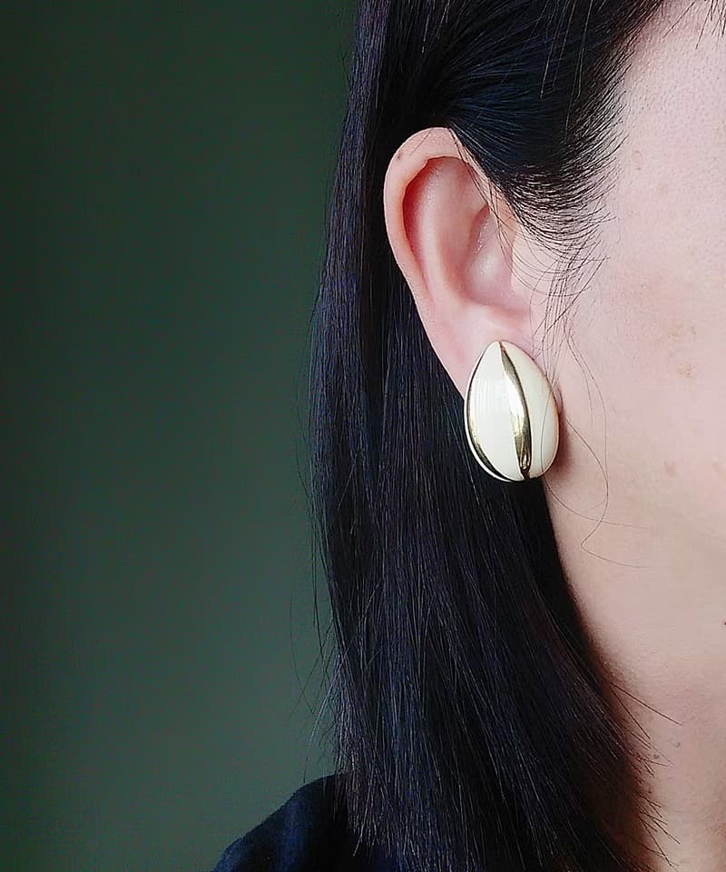Vintage Jewelry 西洋古董飾品 花苞造型 奶白琺瑯 夾式耳環