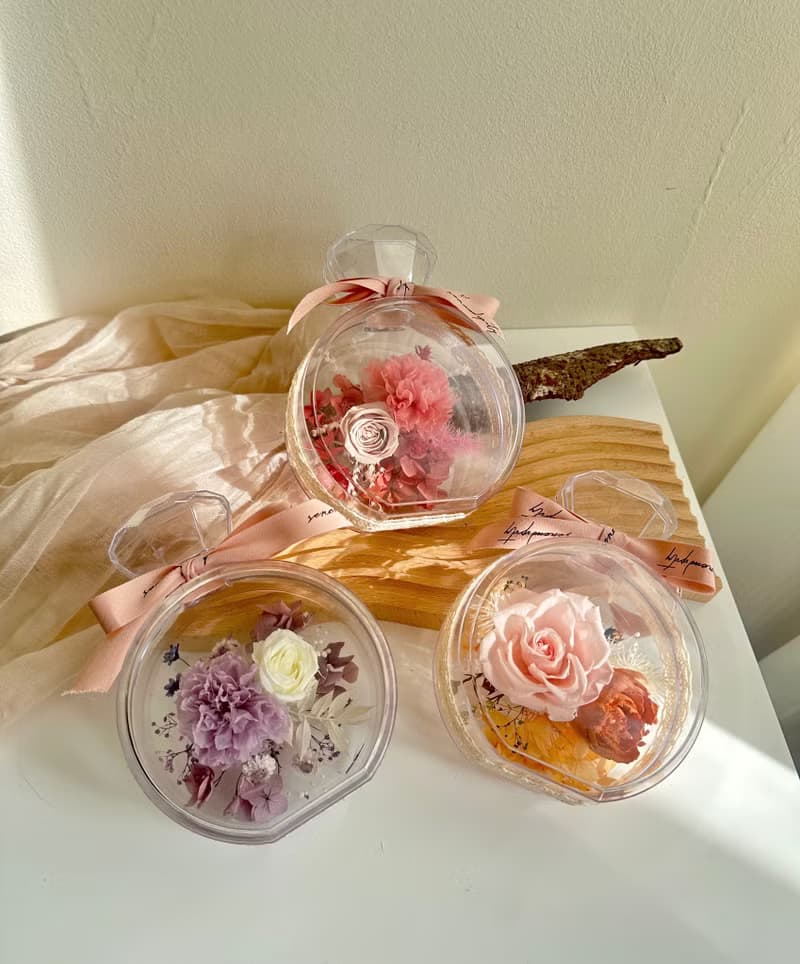 永生花 香水瓶 母親節 情人節 玫瑰 康乃馨