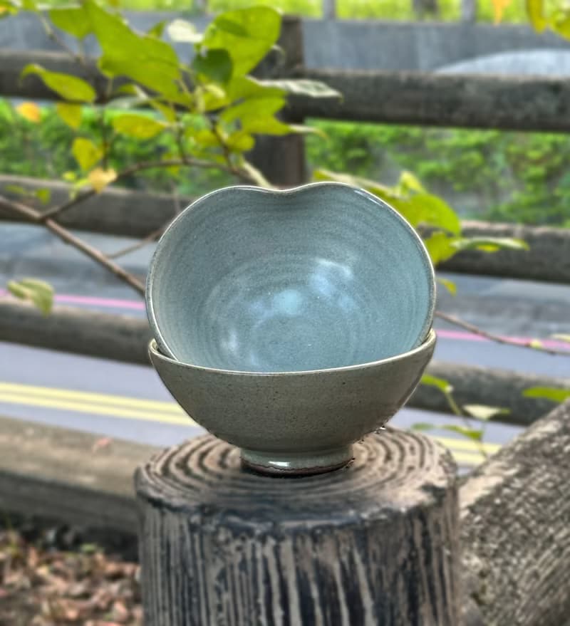 手捏心形 | 青瓷釉碗