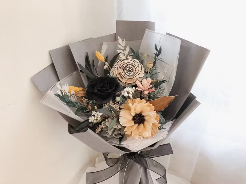 永生花 永生玫瑰花 黑色玫瑰 向日葵畢業花束 畢業禮物 太陽花